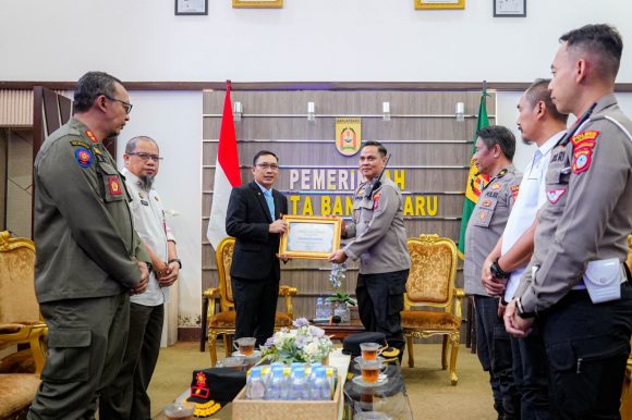 Pemko Banjarbaru Apresiasi Polres atas Inovasi Aplikasi “CANGKAL” untuk Keamanan Masyarakat