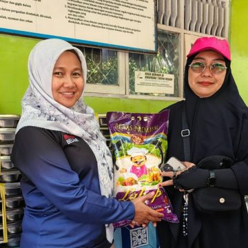Program MARKISSA Sulap Sampah Plastik Jadi Bantuan Beras untuk Siswa