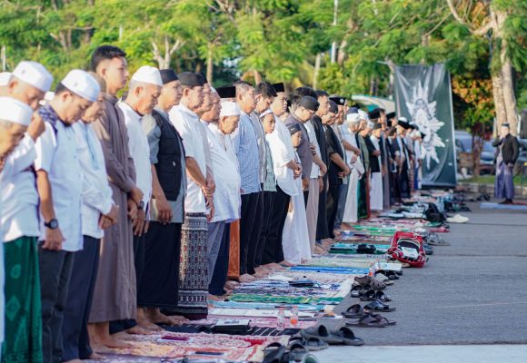 Sholat Iduladha di Murdjani, Lisa Halaby Ajak Warga Jaga Ukhuwah