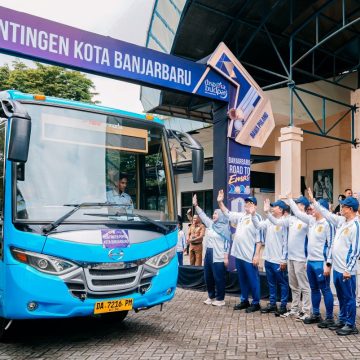 1 Wali Kota Lepas Kontingen Popda Kota Banjarbaru