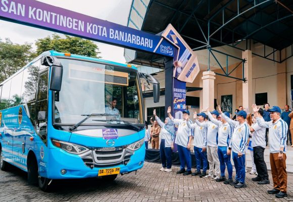 Wali Kota Lepas Kontingen Popda Kota Banjarbaru