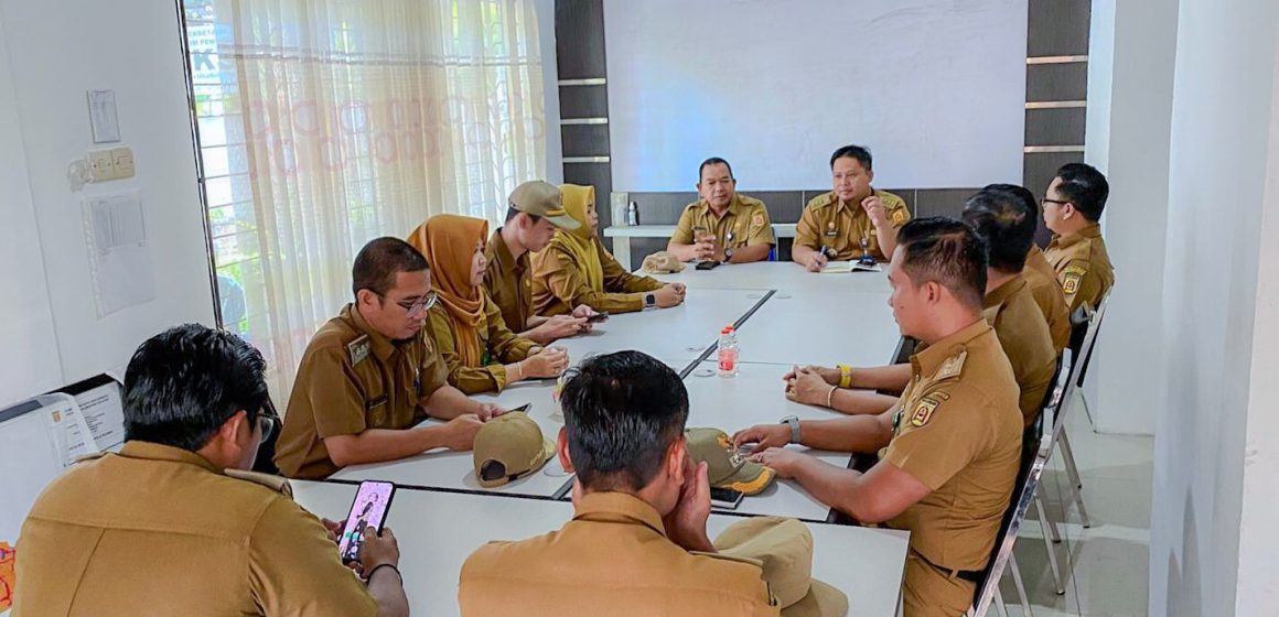 96558b72-82f9-4116-9cd9-13f8803b1d0b Camat Banjarbaru Utara Gaspol Jalankan Arahan Wali Kota Lisa, Keluhan Warga Dipantau Setiap Hari