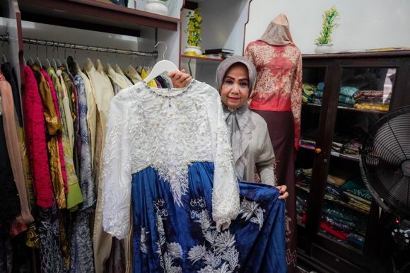 UMKM Dara Bungas Sasirangan Hadirkan Motif Eksklusif “1 Kain 1 Motif”