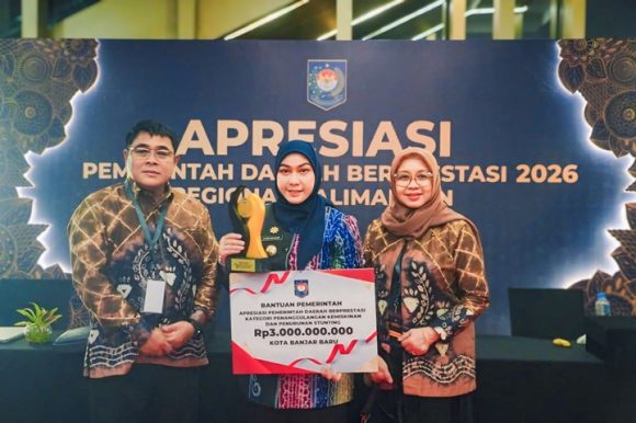Sentuhan Wali Kota Lisa Berbuah Emas, Banjarbaru Terbaik I Penanganan Stunting dan Kemiskinan Kalimantan