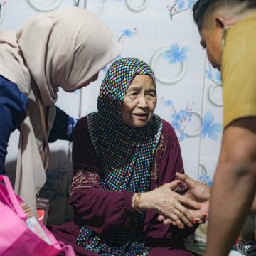 Sampaikan Duka Mendalam Wali Kota, DP3APMP2KB Sambangi Keluarga Ustazah HN