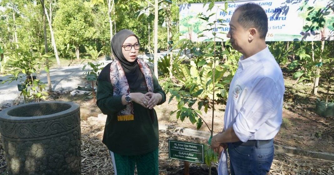 Tanam Pohon Gaharu, Wali Kota Lisa Gaungkan Gerakan Perempuan Penjaga Lingkungan