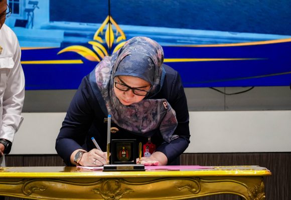 Tekankan Komitmen Profesional, Wali Kota Banjarbaru Pimpin Penandatanganan Komitmen Percepatan Rekomendasi BPK