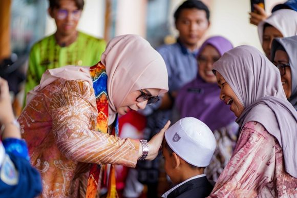 Tebar Berkah Asyura, Wali Kota Banjarbaru Wujudkan Kepedulian Nyata untuk Anak Yatim