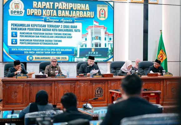Rapat Paripurna DPRD:  Payung Hukum untuk Lingkungan dan Tenaga Kerja