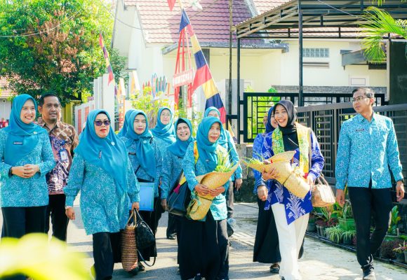 Penilaian AKU HATINYA PKK Tingkat Provinsi di Loktabat Selatan