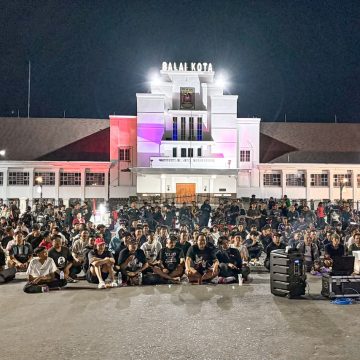 Nobar Piala Dunia di Lapangan Dr. Murdjani Tingkatkan Antusiasme Warga dan Penjualan UMKM