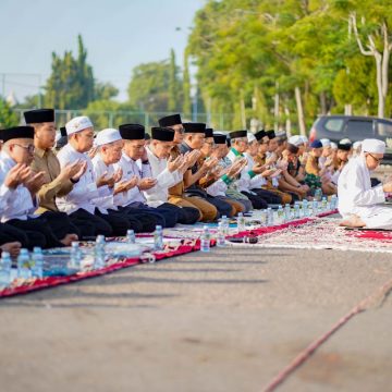 BJB01566bjbtv Hadapi Kemarau, Wali Kota Banjarbaru bersama ASN Laksanakan Salat Istisqa