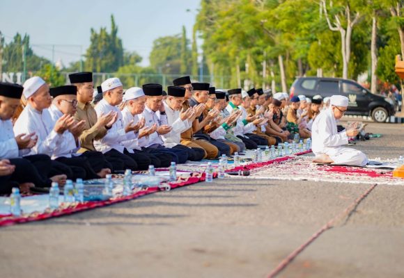 Hadapi Kemarau, Wali Kota Banjarbaru bersama ASN Laksanakan Salat Istisqa