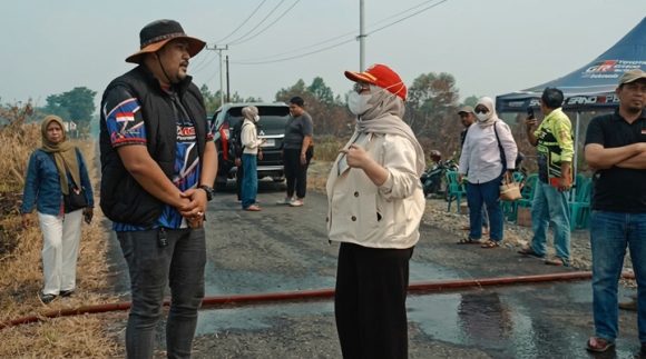 Di Tengah Kepungan Karhutla, Wali Kota Lisa Temui Langsung Relawan dan Beri Dukungan Nyata