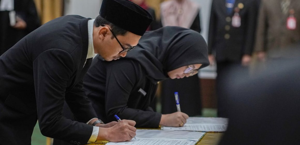 WhatsApp Image 2026-08-12 at 2.00.34 PM Perkuat Pelayanan Publik, Pemkot Banjarbaru Lantik Pejabat Fungsional