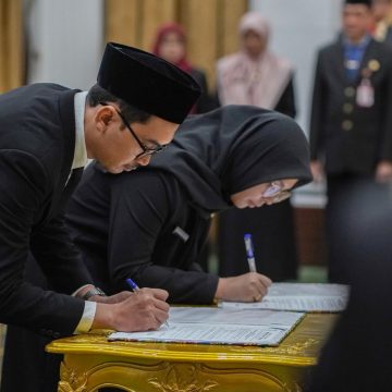 Perkuat Pelayanan Publik, Pemkot Banjarbaru Lantik Pejabat Fungsional