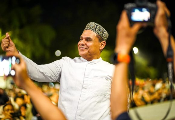 Gema Sholawat Haddad Alwi Meriahkan HUT RI di Banjarbaru