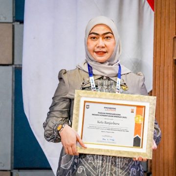 a4dfb414-ed39-4166-99e9-15ff68a41c85 Banjarbaru Kembali Bersinar di Level Nasional, Wali Kota Lisa Raih Penghargaan Indeks Keinsinyuran Daerah (IKD) 2026
