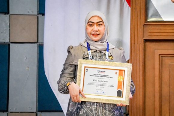 Banjarbaru Kembali Bersinar di Level Nasional, Wali Kota Lisa Raih Penghargaan Indeks Keinsinyuran Daerah (IKD) 2026