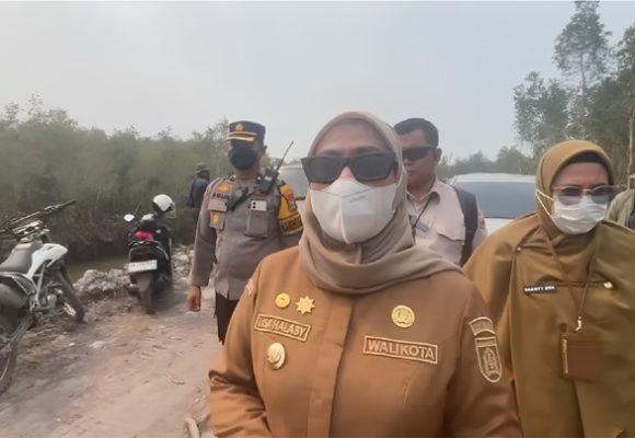 Menhut RI Turun ke Hutan Lindung Liang Anggang, Wali Kota Lisa Perkuat Penanganan Karhutla