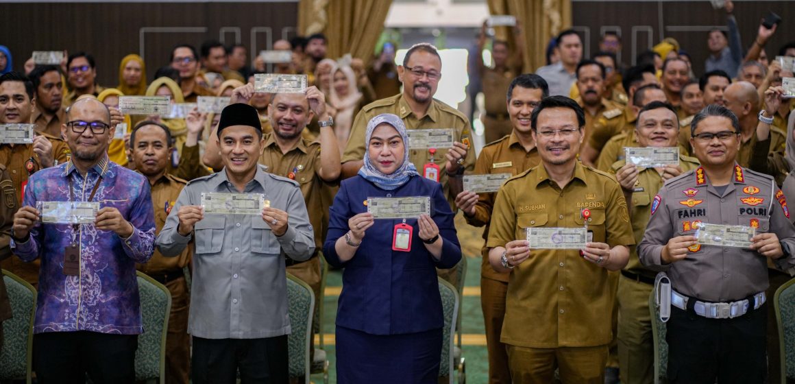 Apresiasi Warga Taat Pajak, Pemkot Banjarbaru dan Pemprov Kalsel Luncurkan Gebyar Panutan PKB 2026